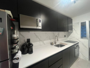 Mueble Aéreo 3m - Puertas Batientes y Espacio para Micro - Negro