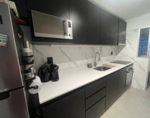 Mueble Bajo Mesada 3m - Puertas Batientes, Cajones y Espacio para Horno Empotrado - Negro - Image 1