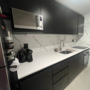 Mueble Bajo Mesada 3m - Puertas Batientes, Cajones y Espacio para Horno Empotrado - Negro - Image 1