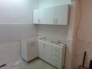 mueble bajo mesada en L 1m x 50 cm - color blanco - Image 1