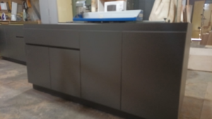 Mueble Bajo Mesada Recto 2m - Puertas Batientes y Cajones - Gris - Image 1