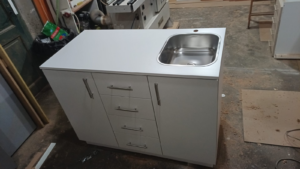 Mueble Bajo 1,20m - Dos Puertas, 4 Cajones y Bacha - Blanco - Image 1