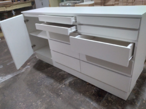 Mueble Bajo 1,60m - Múltiples Cajones y Puerta - Blanco - Image 1
