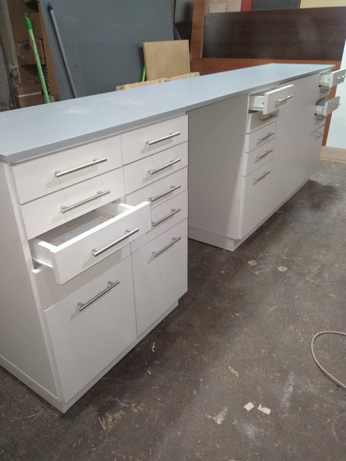 Mueble Bajo 3m - Múltiples Cajones y Espacio Central Libre - Blanco