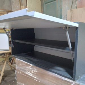 Mueble Aéreo 90cm - Puerta Batiente con Manija Perfil Aluminio - Blanco y Negro - Image 1