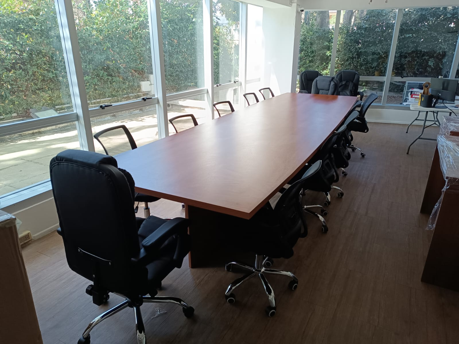 Mesa Corporativa 1,80m - Rectangular con Base Recta - Guindo