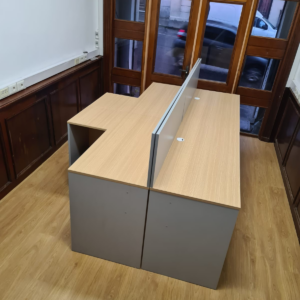 Mesa de Trabajo 1,50m - Doble Puesto con Divisor - Kendall